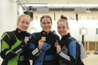 Ilmakiväärin N20-sarjan mitalittaret. Vas. Viivi Kemppi, Jenna Kuisma ja Marianne Palo.