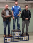 Ilmapistoolin M-sarjan mitalistit. Vas. Jari Nieminen, Artjom Frojan ja Klaus Tupi. 
Kuva: Anssi Hakkarainen